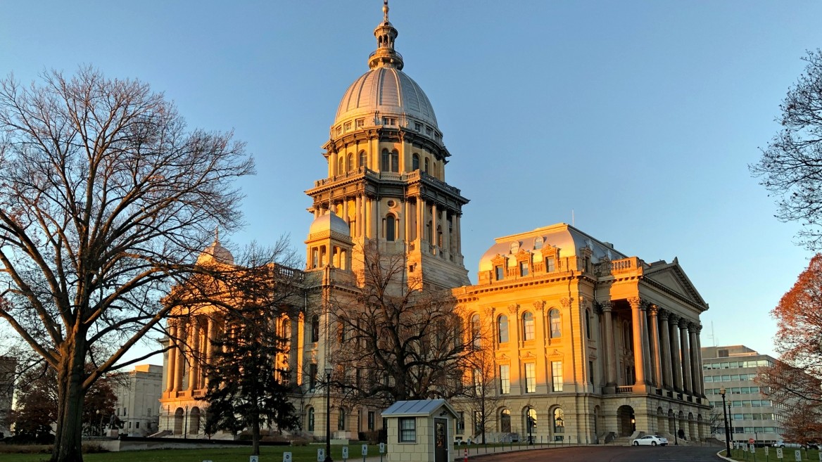 illinois capitol building sunset